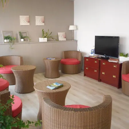 Hotel Les Gens De 2*