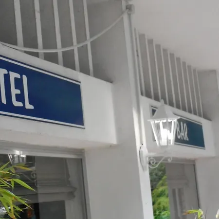 Les Gens De Hotel 2*