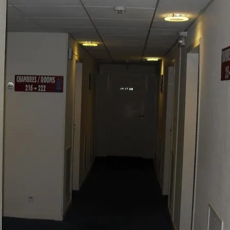 Hotel Les Gens De 2*