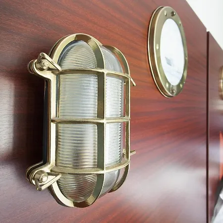 Les Gens De Szálloda