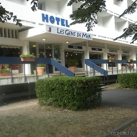 Les Gens De Szálloda