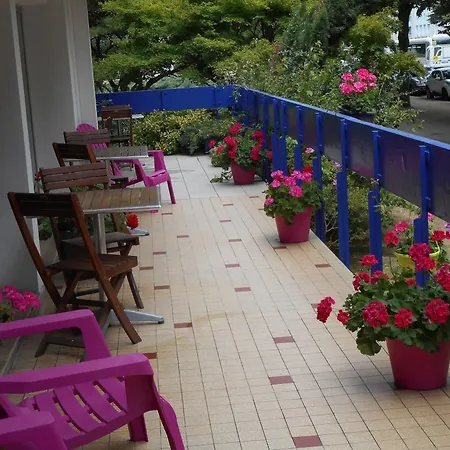 Отель Les Gens De