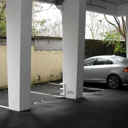 Отель Les Gens De 2*