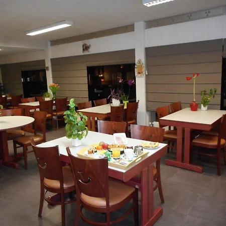 Les Gens De By Popinns** Hotel 2*