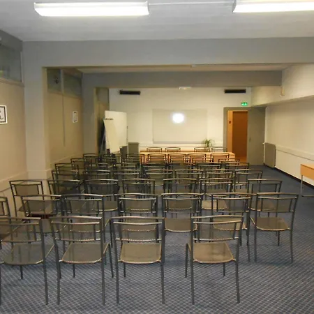 Отель Les Gens De Ла-Рошель