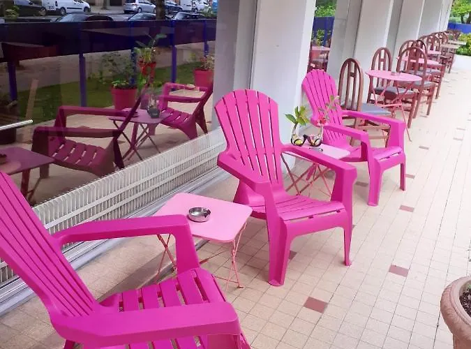 Les Gens De 2* Λα Ροσέλ