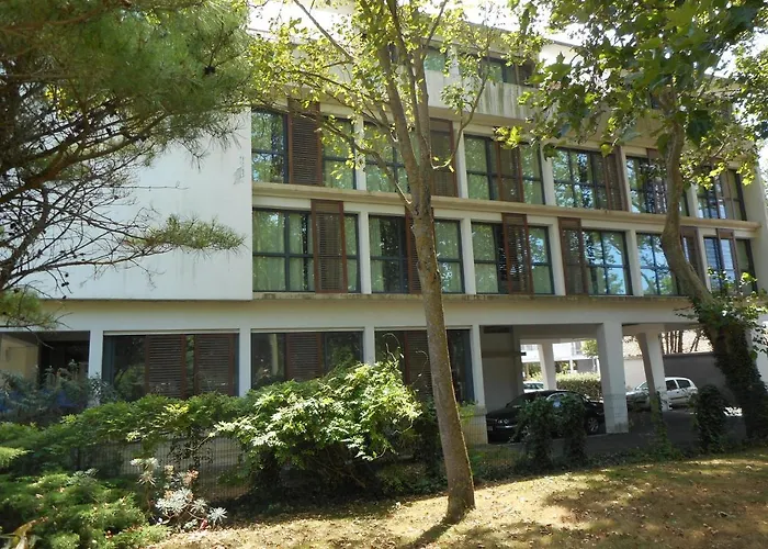 Hotel Les Gens De 2*