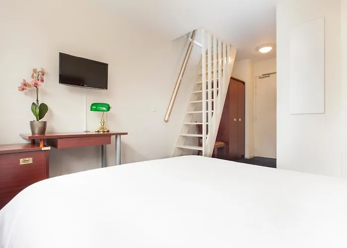 Les Gens De Ξενοδοχείο Λα Ροσέλ