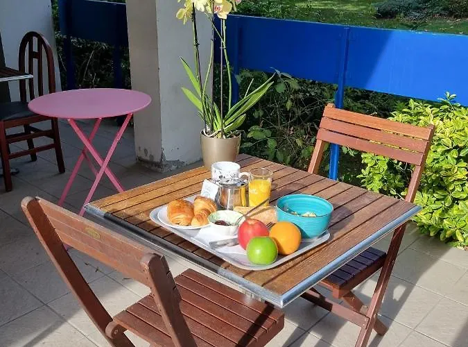 Les Gens De Hotel La Rochelle (Charente-Maritime)