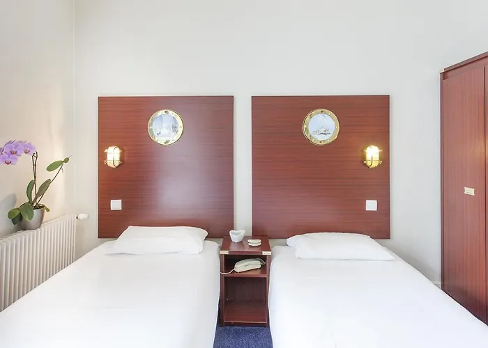 Les Gens De Hotel La Rochelle (Charente-Maritime)