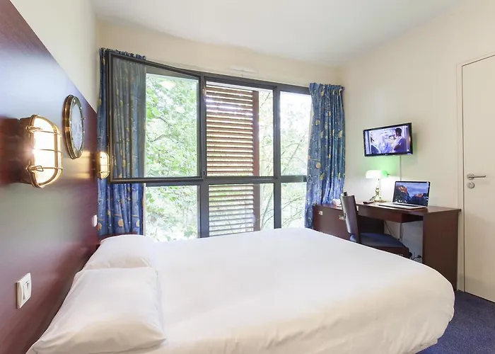 Les Gens De Ξενοδοχείο 2*