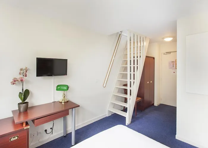 Les Gens De 2* Λα Ροσέλ