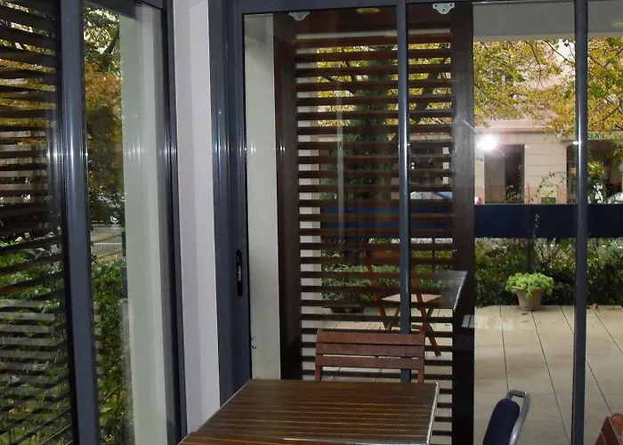 Les Gens De Hotel 2*