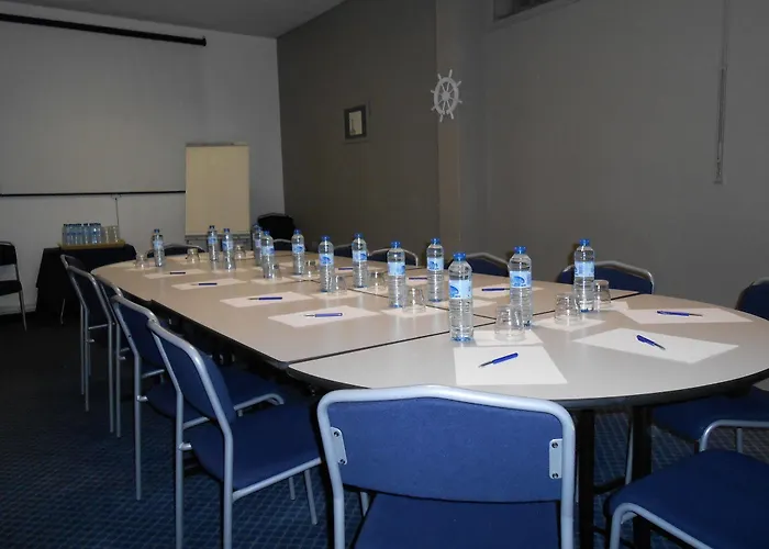 Les Gens De Ξενοδοχείο 2*