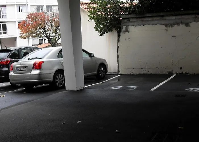 Les Gens De Ξενοδοχείο