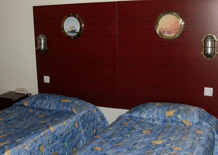 Les Gens De 2* Λα Ροσέλ