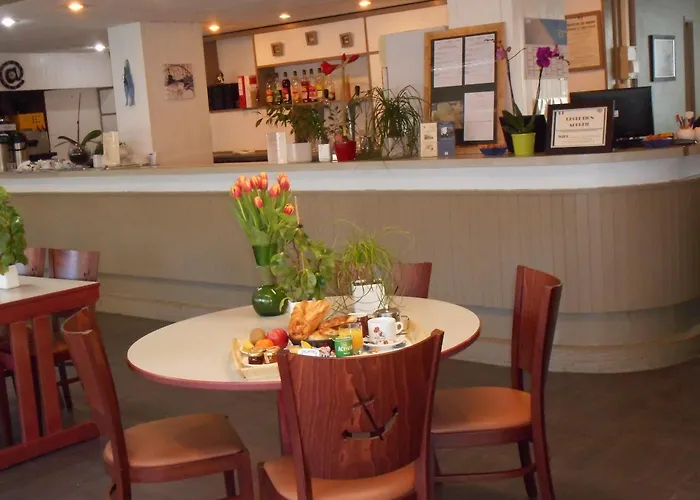 Les Gens De La Rochelle (Charente-Maritime)