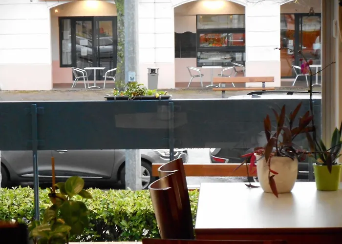 Les Gens De Ξενοδοχείο 2*