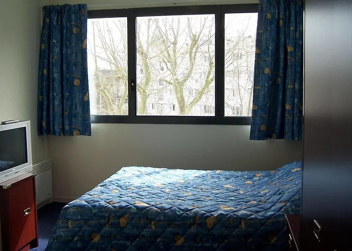 Hotel Les Gens De By Popinns** 2*