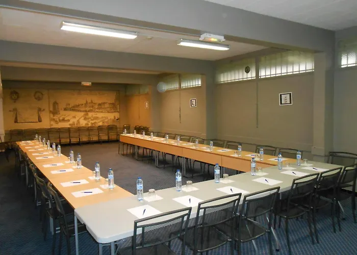 Les Gens De Hotel 2*